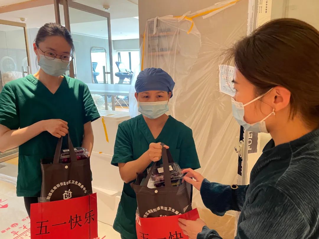 致敬殉职的医护人员,致敬逆行者医护人员回家