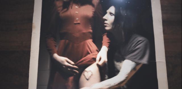 家暴、PUA、当众强奸，明星这个没心没肺的男人终于挨锤子了