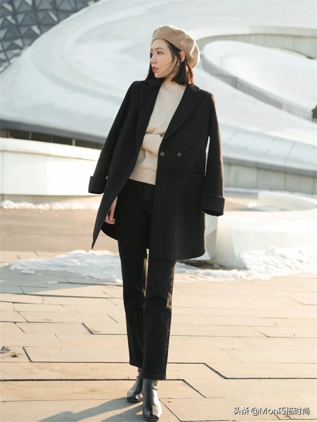 今冬火了一种靴子叫“方头靴”，脚宽腿粗的女生也能驾驭，特显瘦