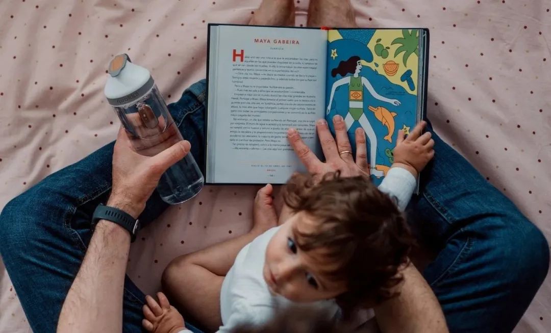 孩子躺地上哭闹不起来家长怎么做,孩子出现躺平现象该怎么办