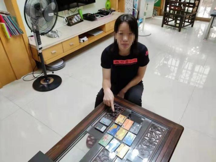 2016年无业孕妇在家躺着挣钱？家里现金堆成山！警方：家有上百万