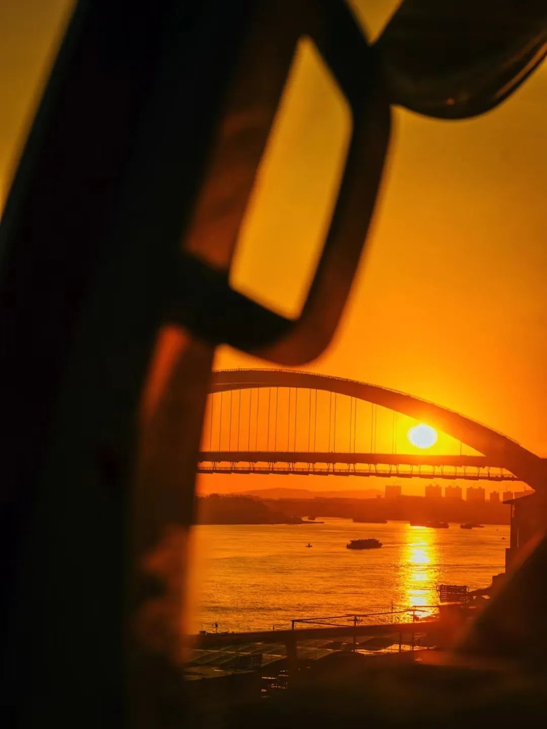 回到小县城朝九晚五,回到朝九晚五的心情说说