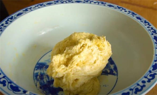 香酥大油条配方及制作,现和面现炸香酥大油条的方法