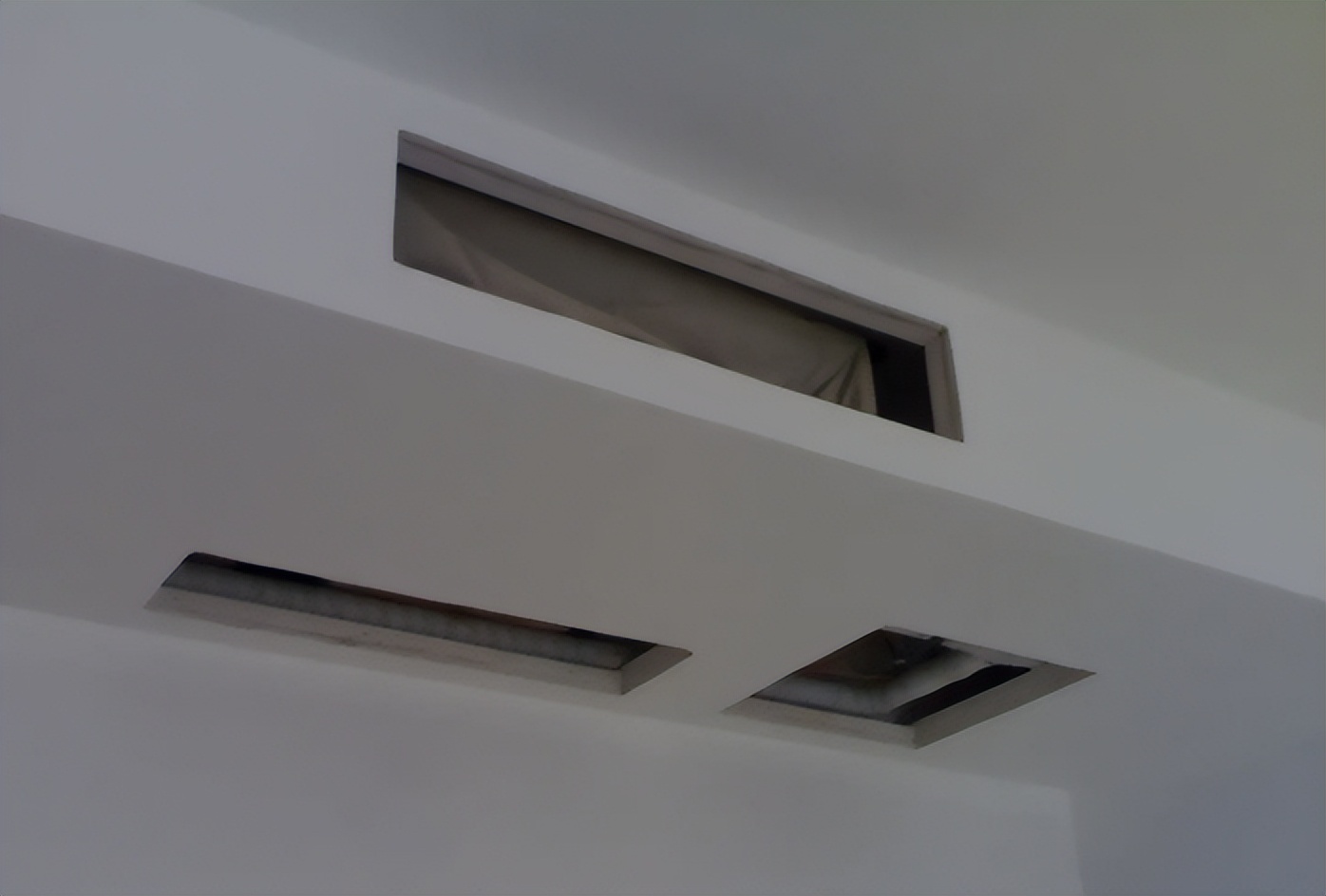 家庭装修装挂机还是中央空调好,装修是装中央空调呢还是挂机