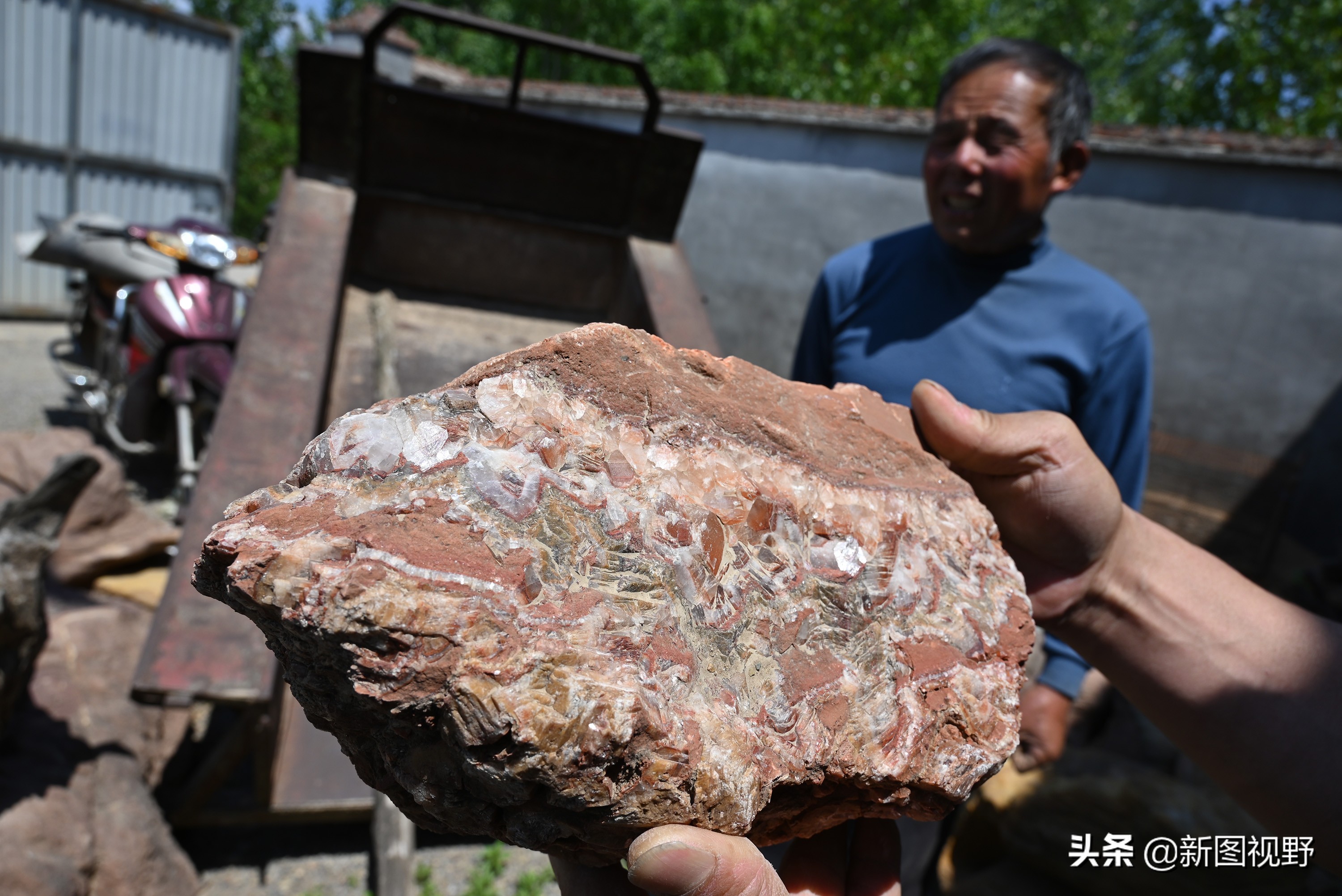 60岁大爷做什么生意好呢,66岁大爷摆摊生意