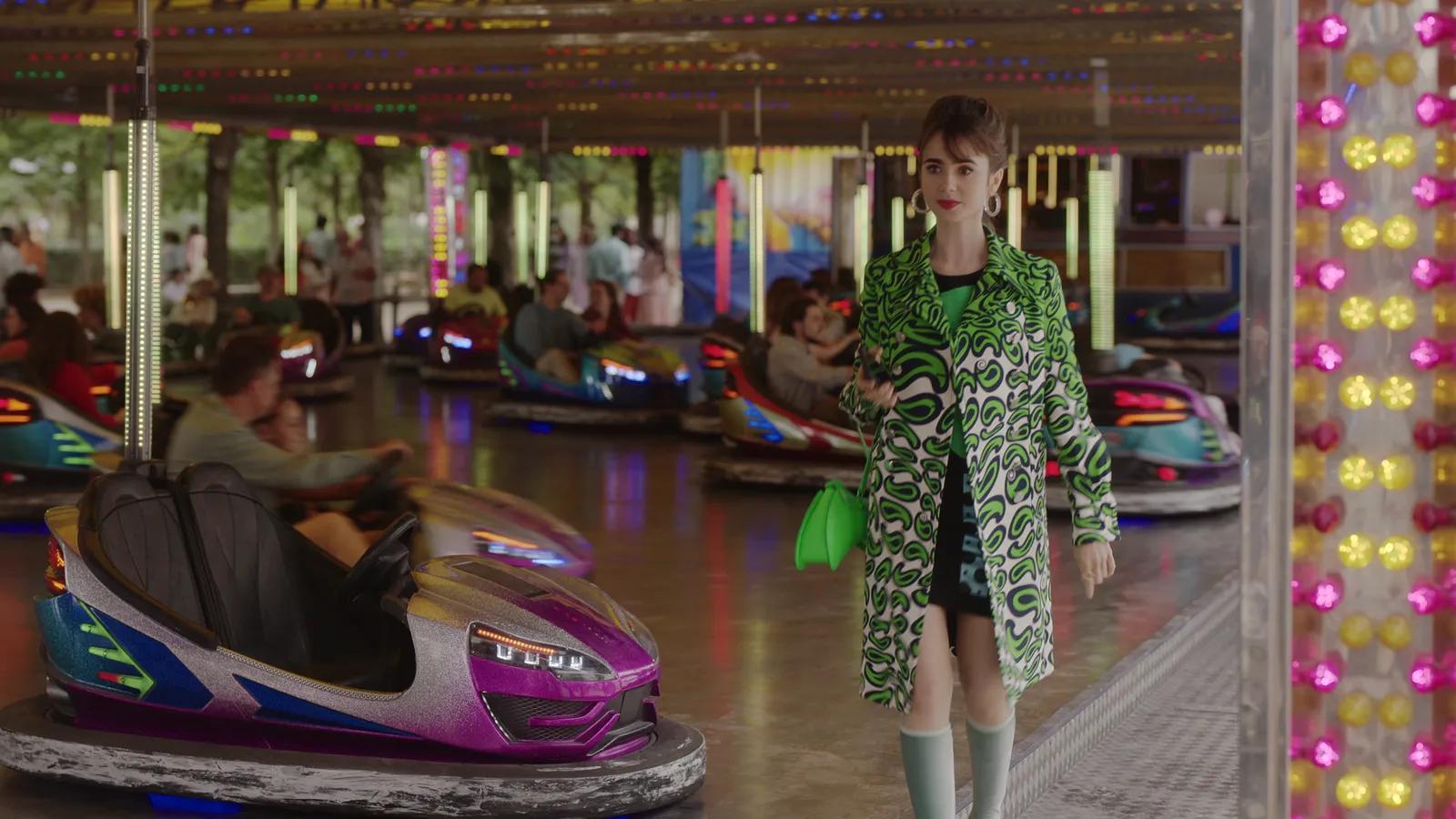 从《王冠》到《白莲花大饭店》，女主穿搭就是你23春夏时尚教科书