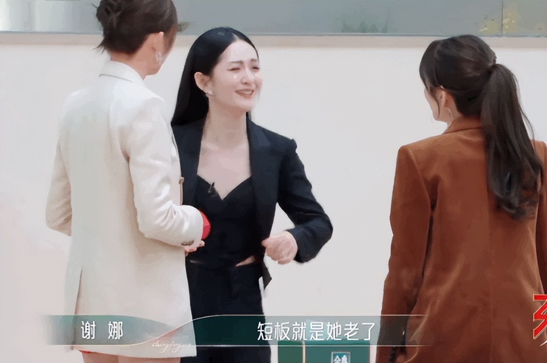 从“好闺蜜”到老死不相往来,再看李小冉和谢娜,究竟谁输谁赢?