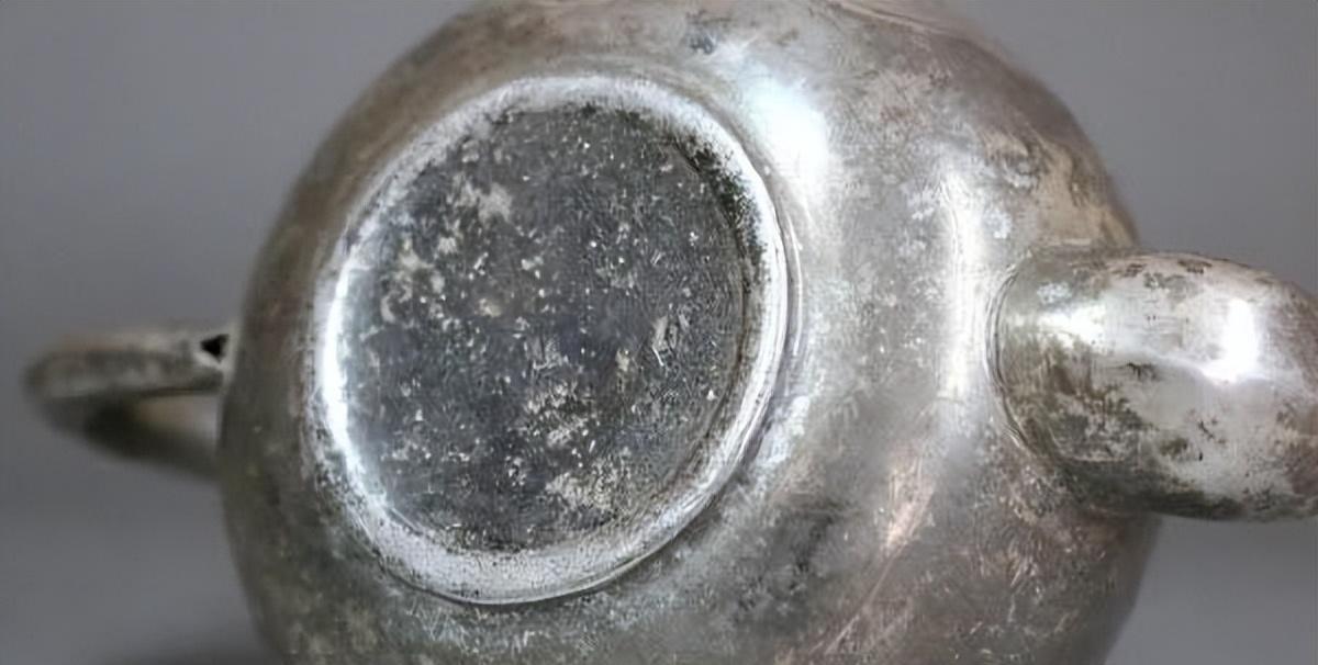 宫女遭遇*暴强**生下太子后,被打入冷宫,去世前对儿子不敢多说一句