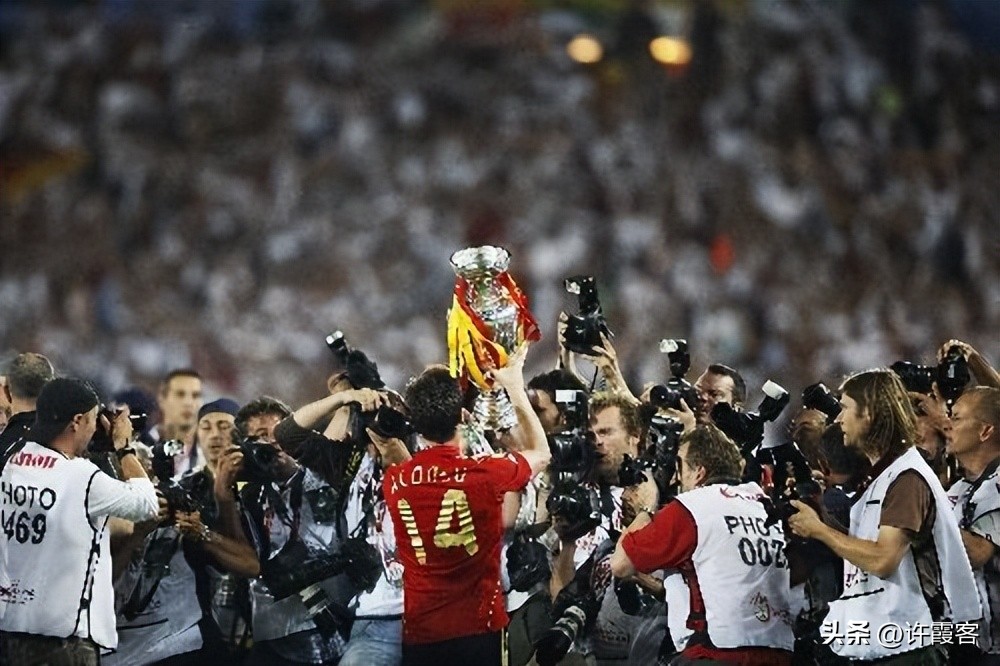 雅辛与贝利谁年龄大,贝利是最厉害的吗