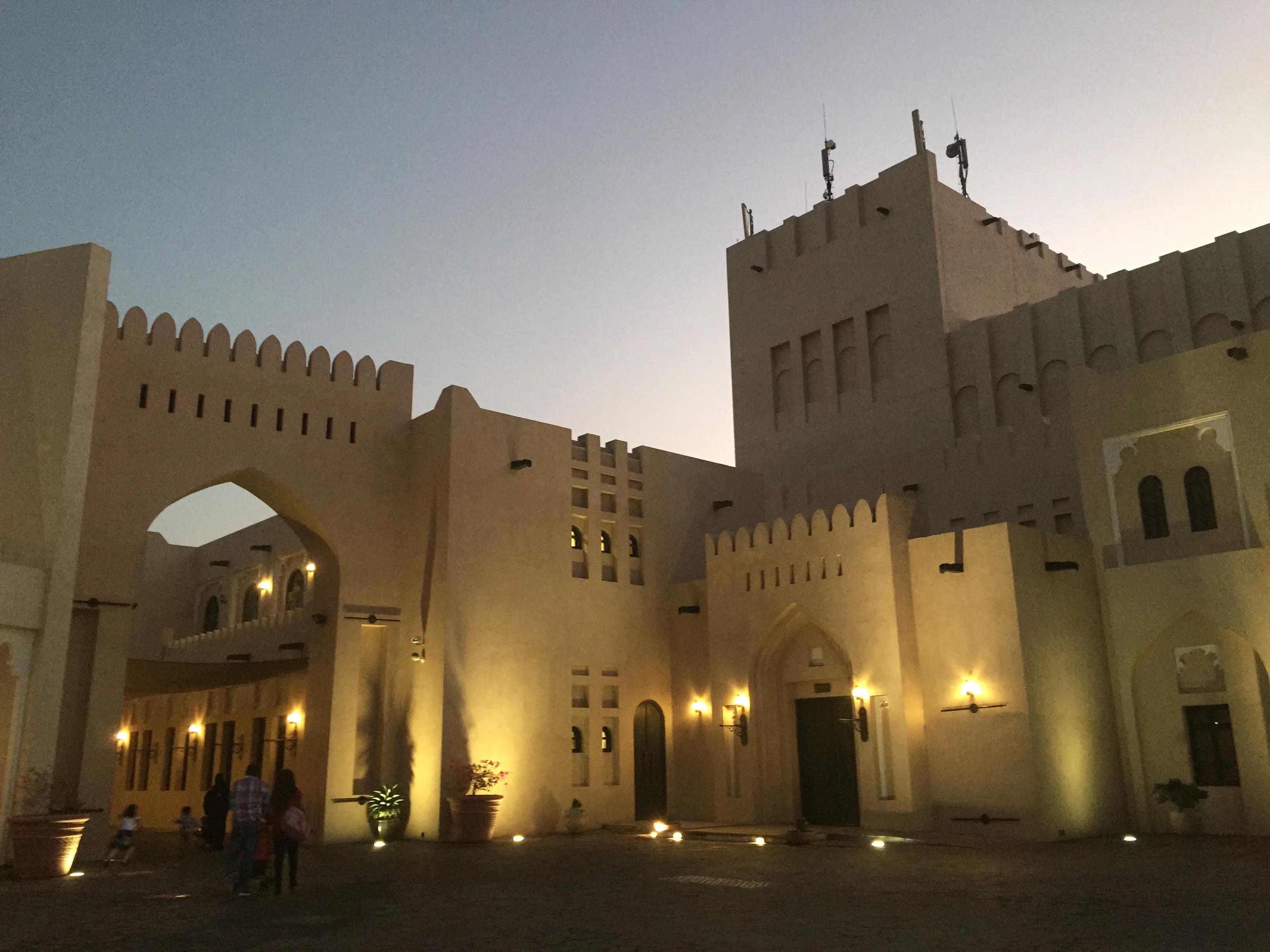 卡塔尔富得流油,卡塔尔流油