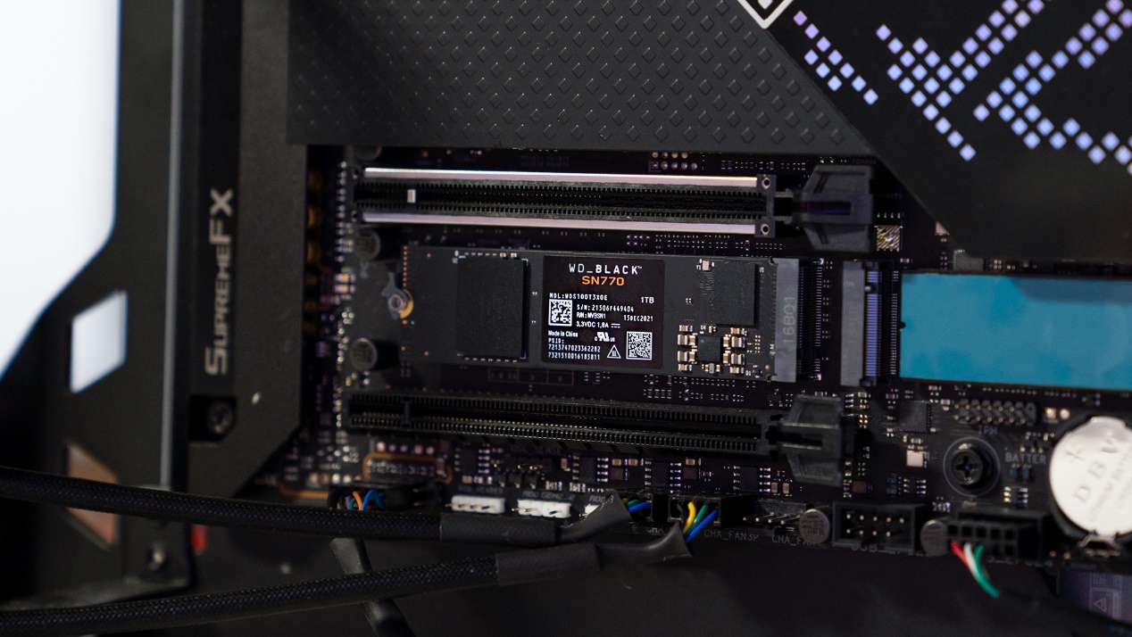 618如何用1万元装一台ROG玩家国度全家桶电脑