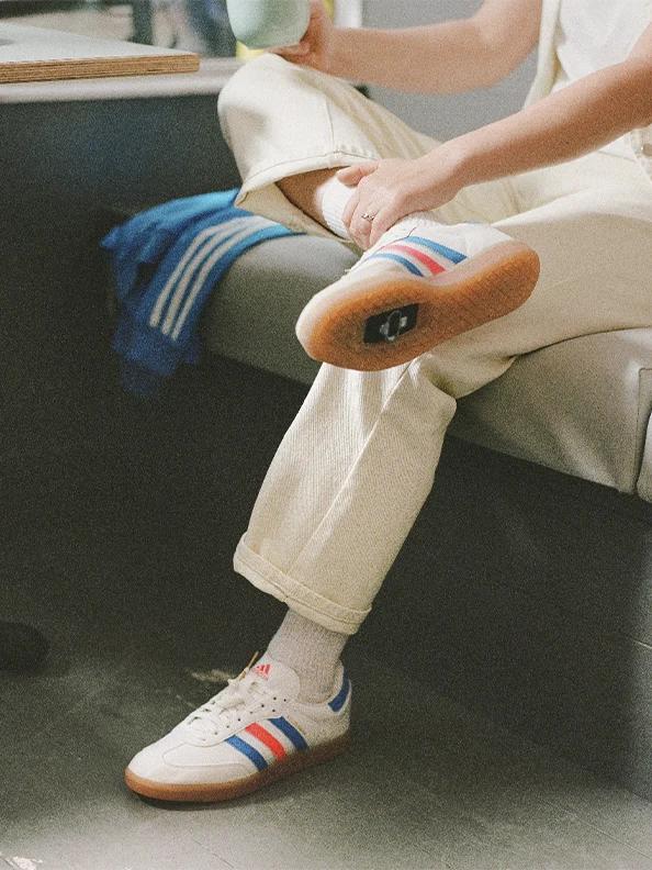 一穿就上瘾的时尚鞋,最新款的胶底鞋