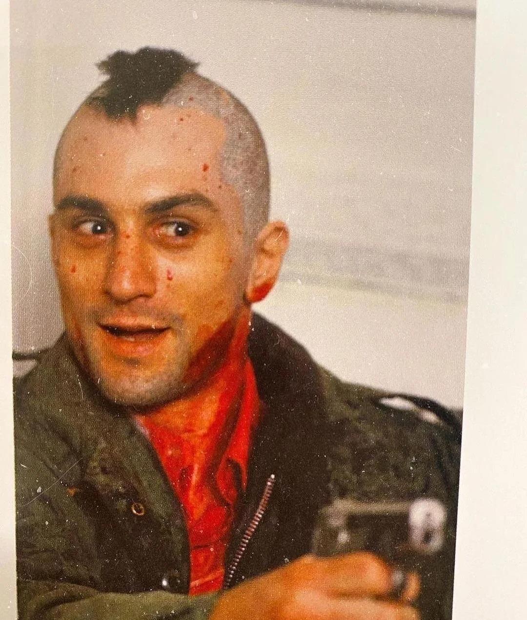 日军侵华老照片：女子自愿脱衣服让洋人拍摄，女孩拍下大尺度照片