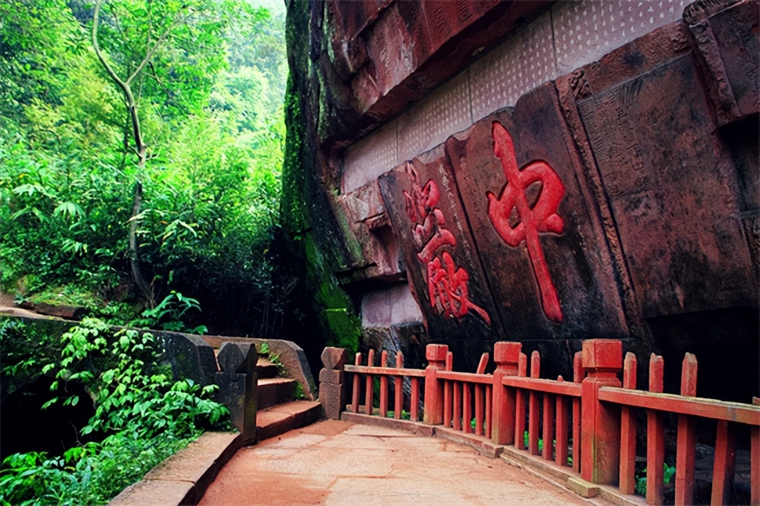 “东马”参赛选手可免票游玩眉山重点收费国家*级A**旅游景区