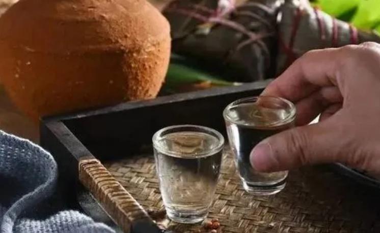 酒局上的4大忌讳,遇到这三种酒千万别碰