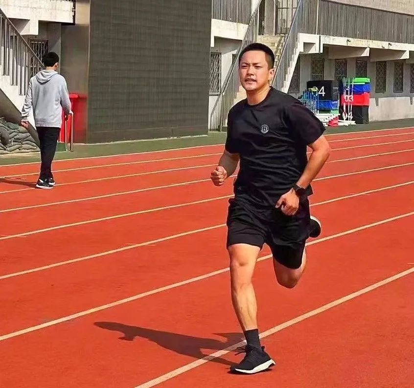 听“青春”！今天循环*放播**这几首......