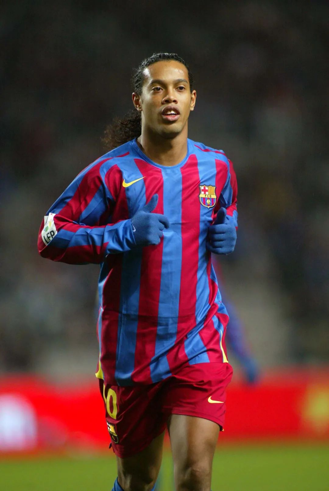 在诺坎普跳起的美丽桑巴