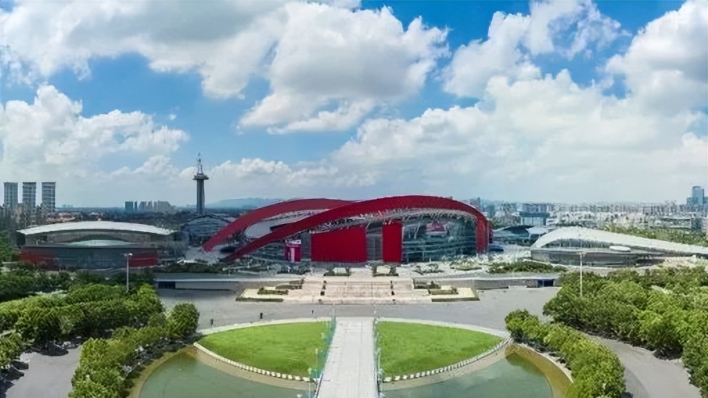 南京有没有免费的运动场,南京青奥体育馆全民健身中心