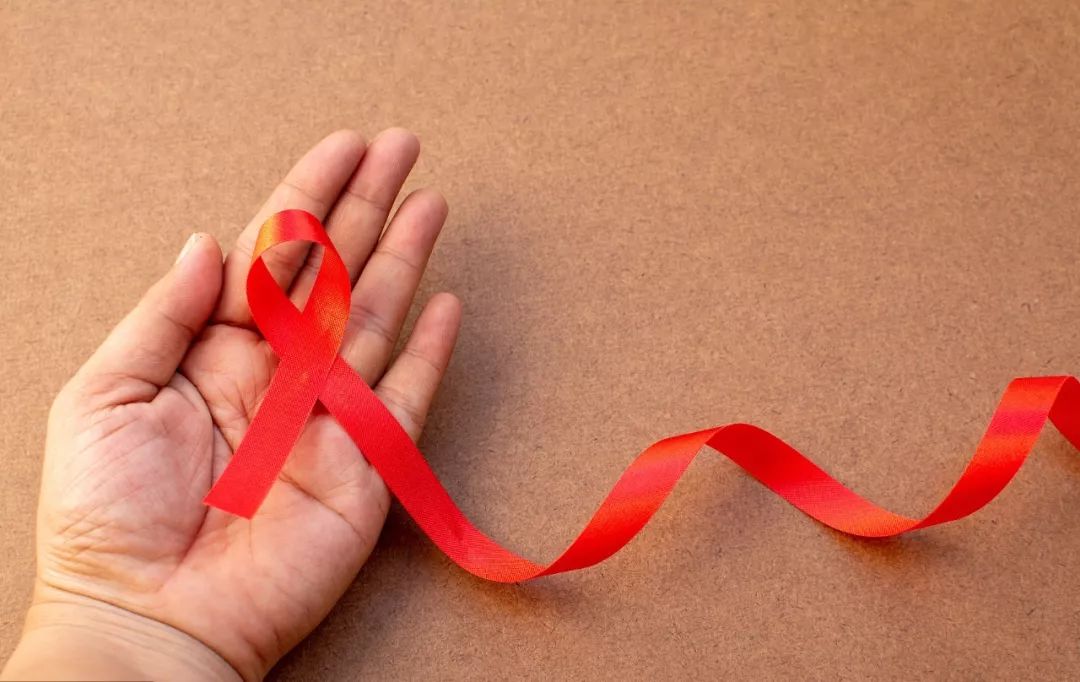 18岁女孩染上艾滋,18岁女孩感染艾滋几率