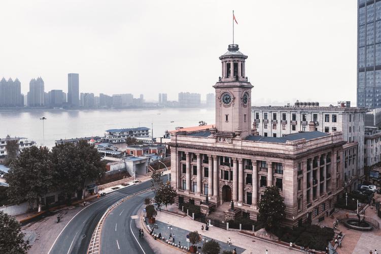 中国有几个城市会改直辖市,首个被撤销直辖市的城市