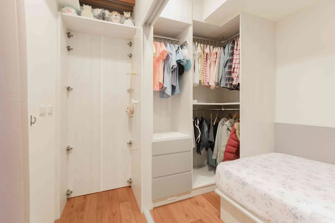 精装房如何打全屋柜子,实用70平方两室一厅全屋打柜子