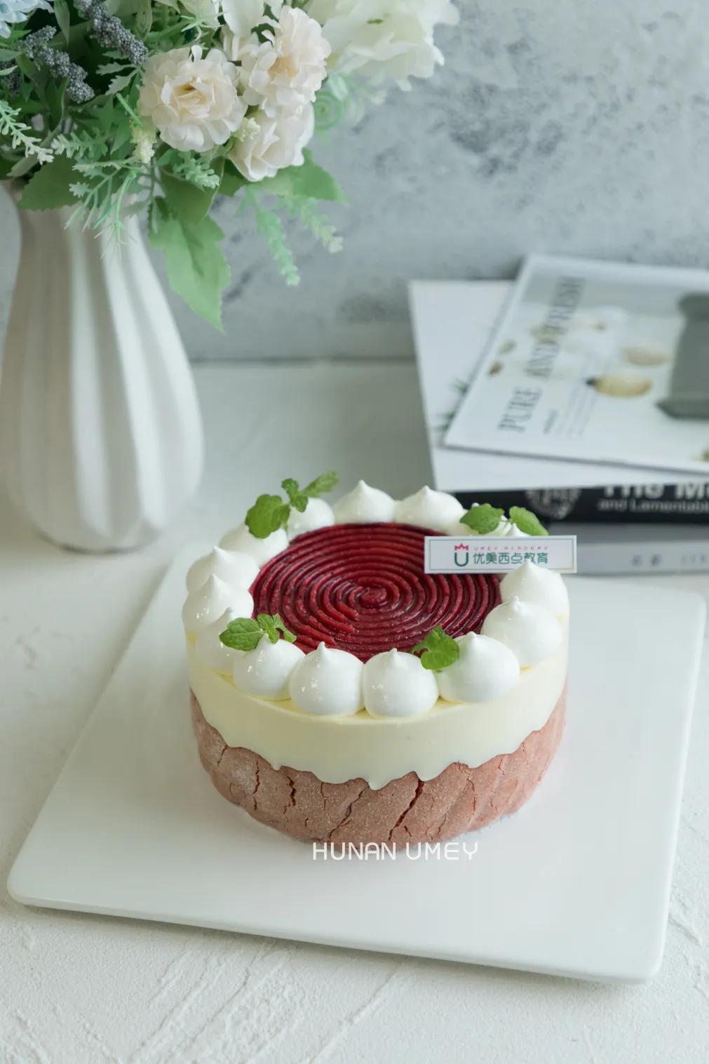 夏洛特公主蛋糕,草莓夏洛特慕斯蛋糕
