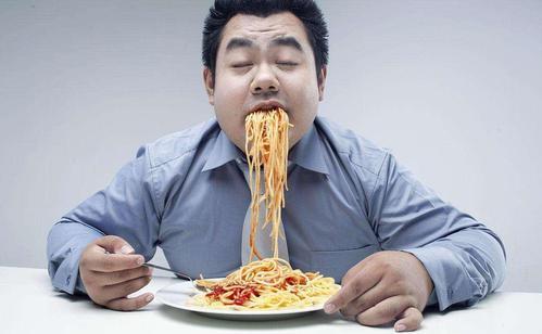 肚子老是咕咕响经常放屁肝有问题,经常放屁可能是肝不好了医生提醒