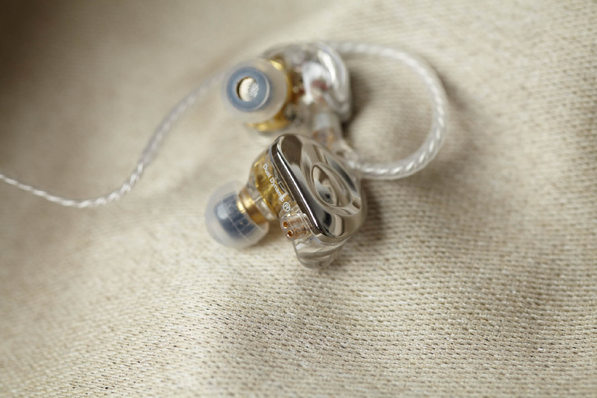 trn玄武入耳式有线耳机测评,trnst1圈铁耳机评测