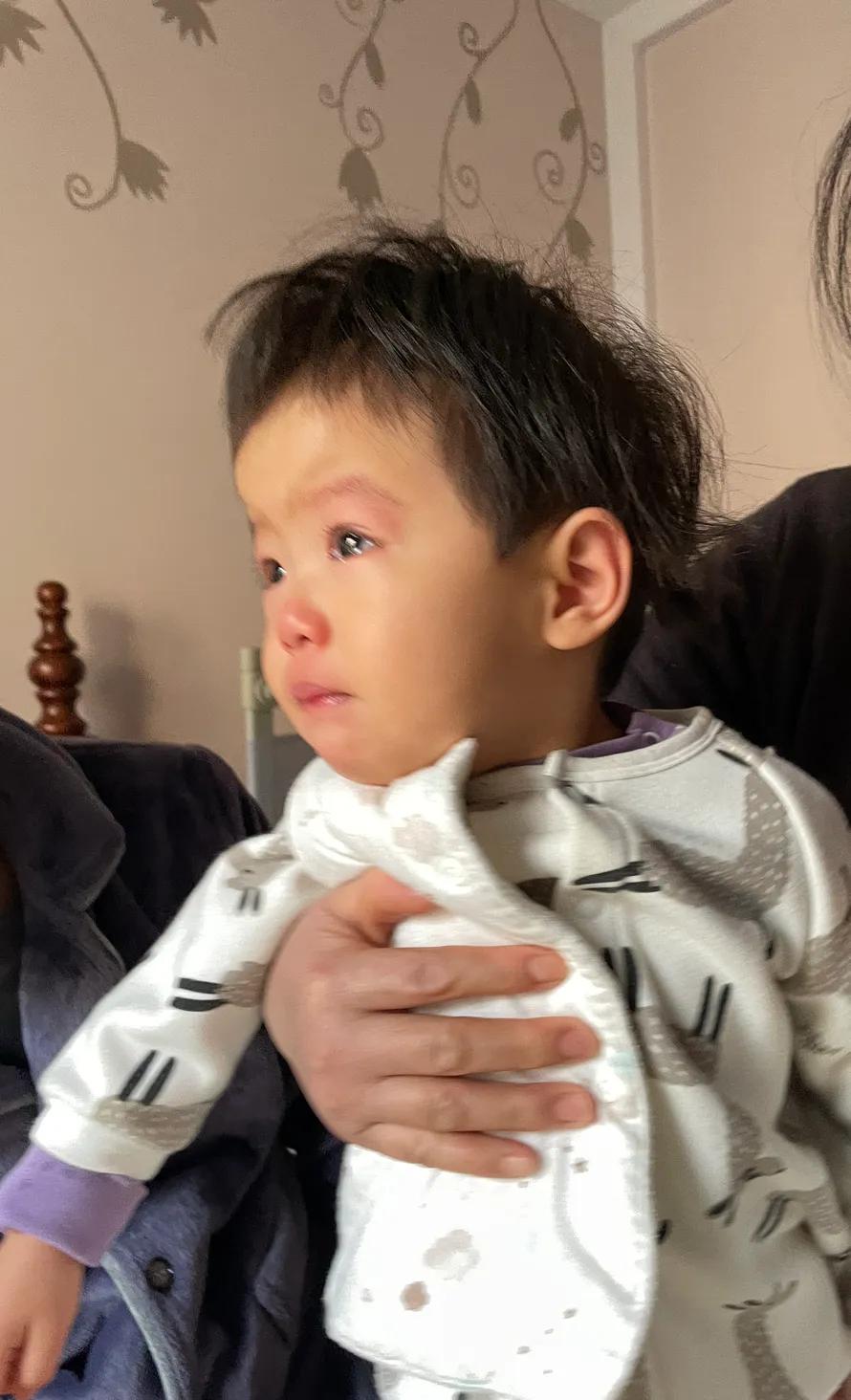 一岁宝宝突然发高烧反反复复,一岁半的孩子持续高烧五天了