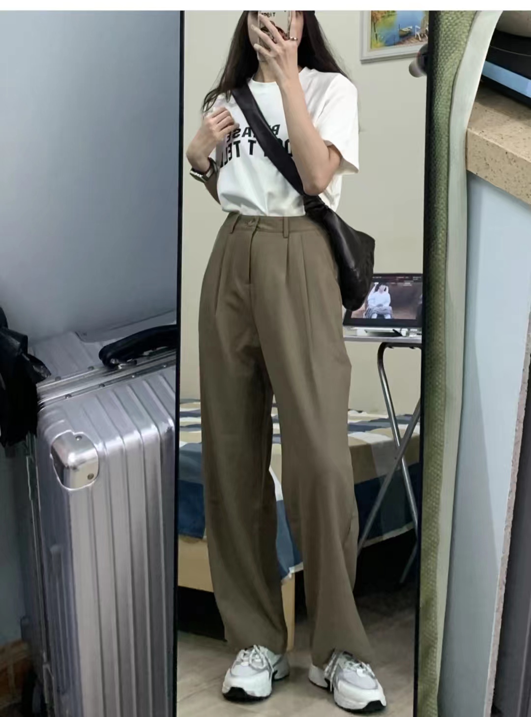 蓝色西装配卡其色裤子男,卡其色西装配什么裤子好看