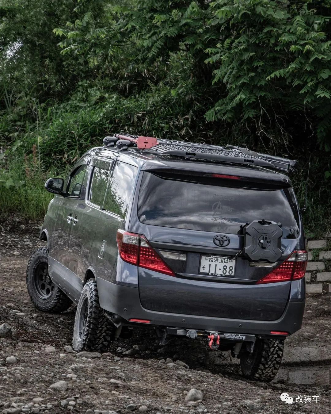 新款丰田威尔法改装,奶爸车改造老霸道