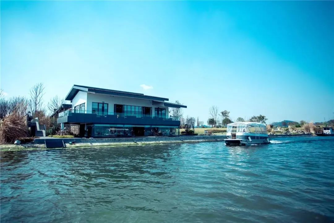 闈掔鏃呮父,鐪夊北闈掔