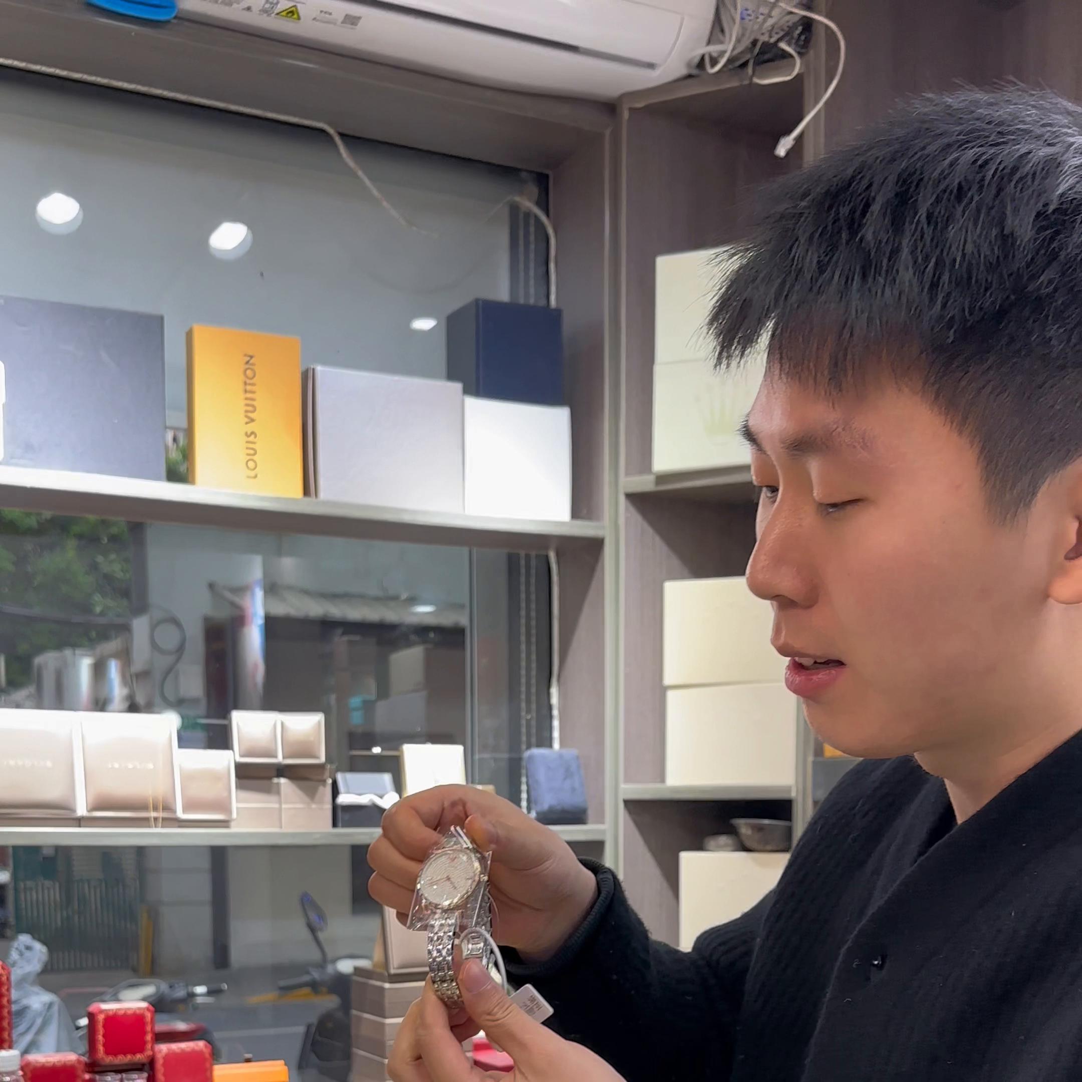 两三百的表和几千块的表区别,买一个十万的表怎样鉴别真假