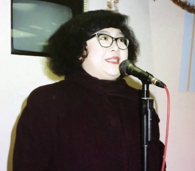 郑欣宜还能继承郑少秋的财产吗,郑欣宜含泪说起母亲沈殿霞