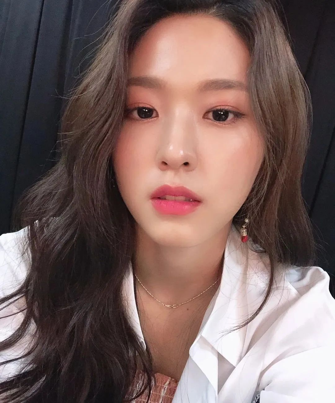 被网友称为“韩国最强肉体”身材演技在线的金雪炫还热衷慈善事业