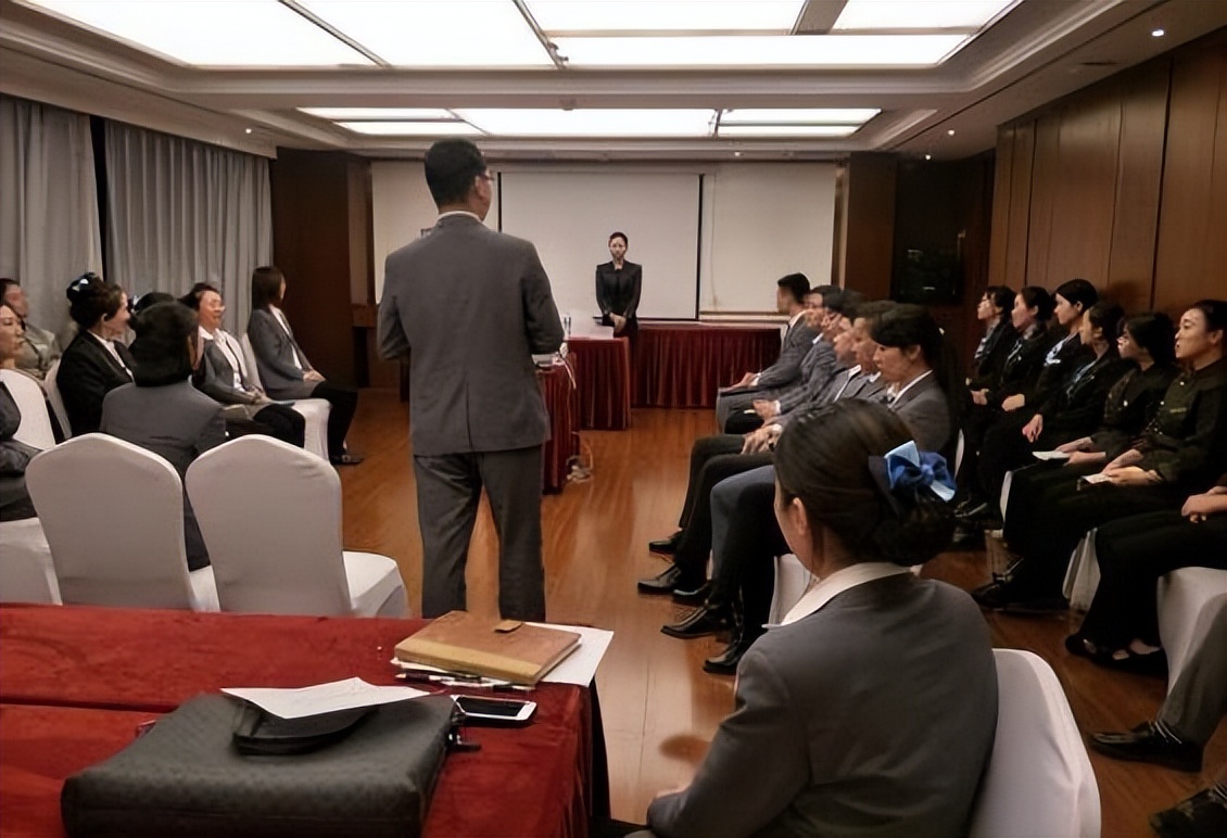 张坤（Queen）老师商务礼仪专家