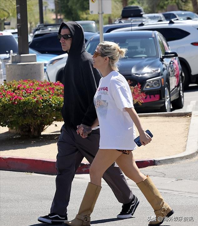 考特尼卡戴珊穿搭照片,考特尼卡戴珊穿搭