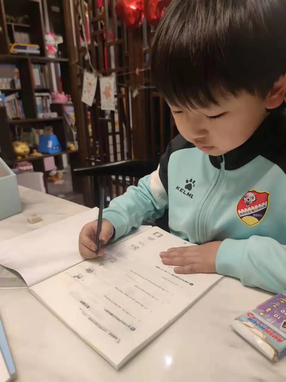 寒假作业也要内卷至此吗？体现父母个人能力的时刻又到了