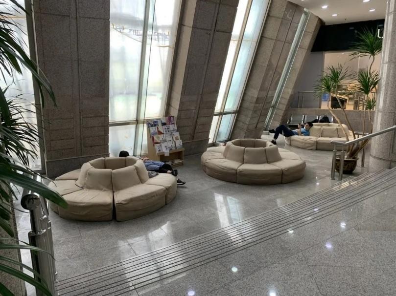 坐拥四大分馆，上海名校“网红地标”惊艳出圈！今天，让我们把“头条”留给它