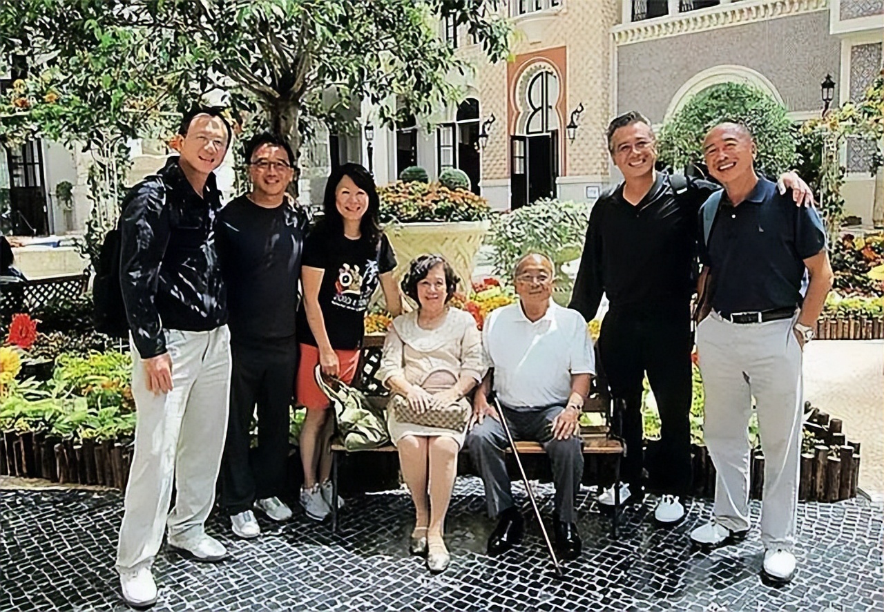 穷小子打拼十年成了亿万富翁,穷小子靠打拼成亿万富翁