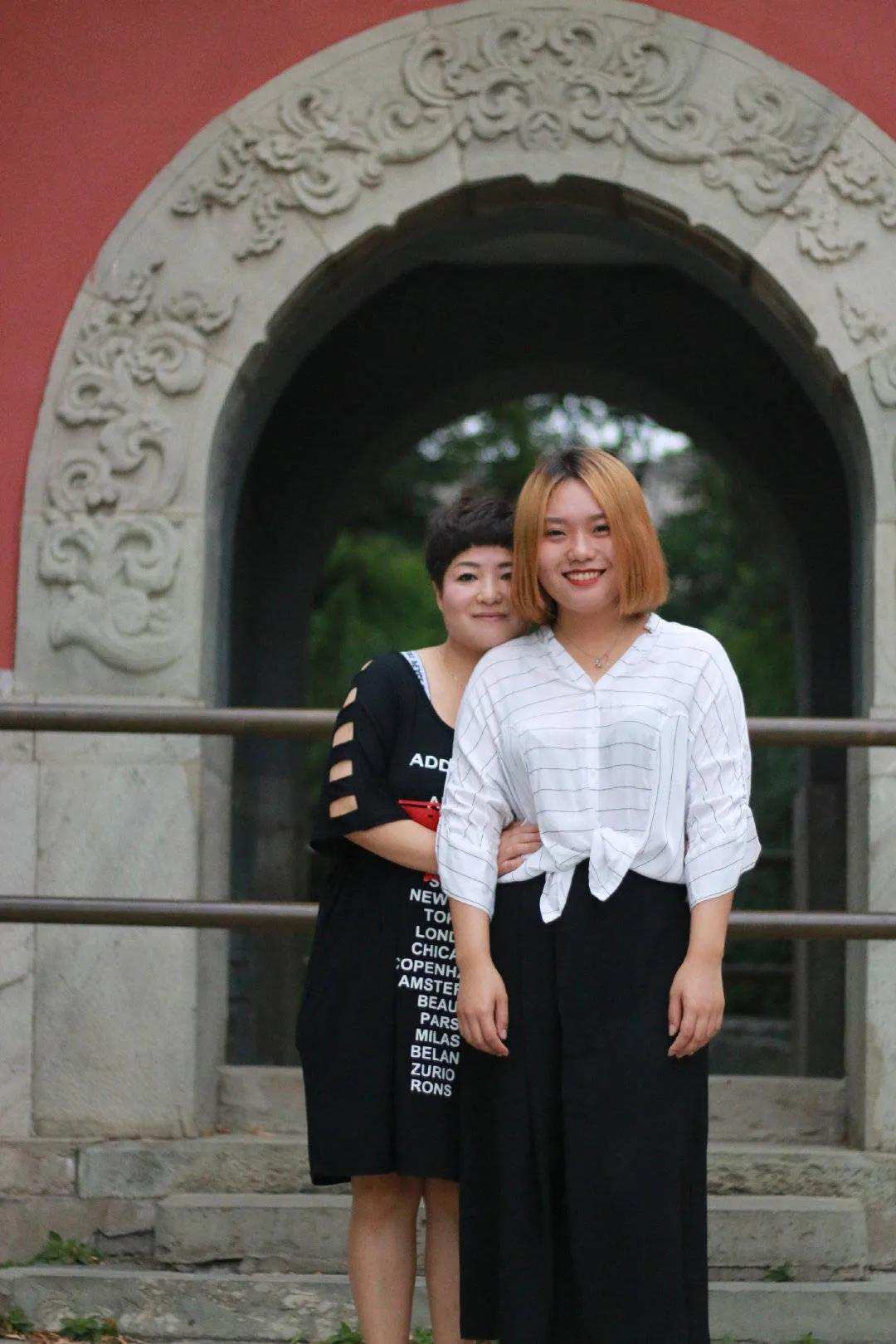 头大脸大女人适合贝雷帽吗,头小脸大的女生适合什么发型