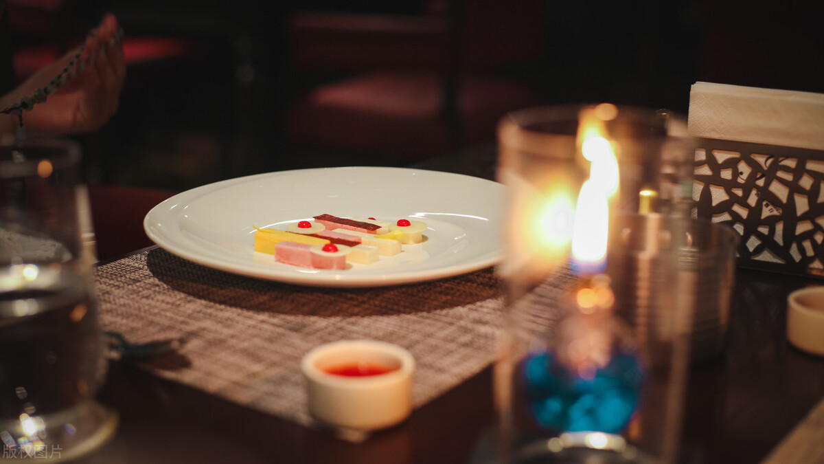 情人节给另一半送什么礼物最合适,情人节送情人什么礼物比较有意义