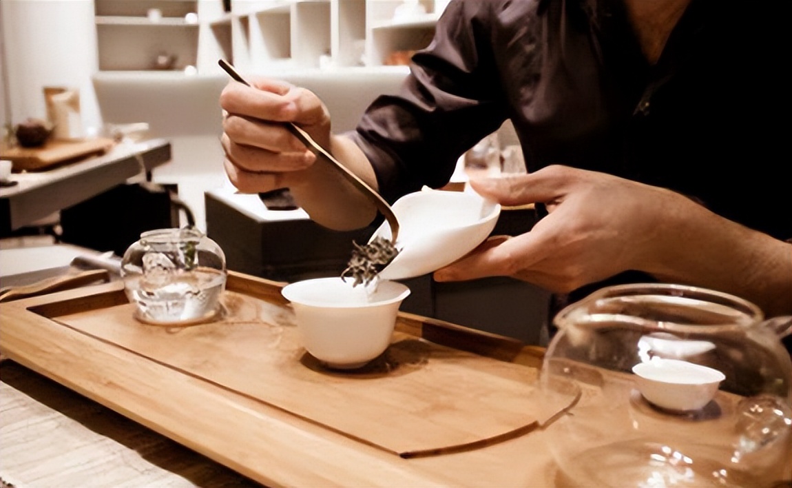 茶叶店看着没什么生意靠什么维持,茶叶店看起来没人