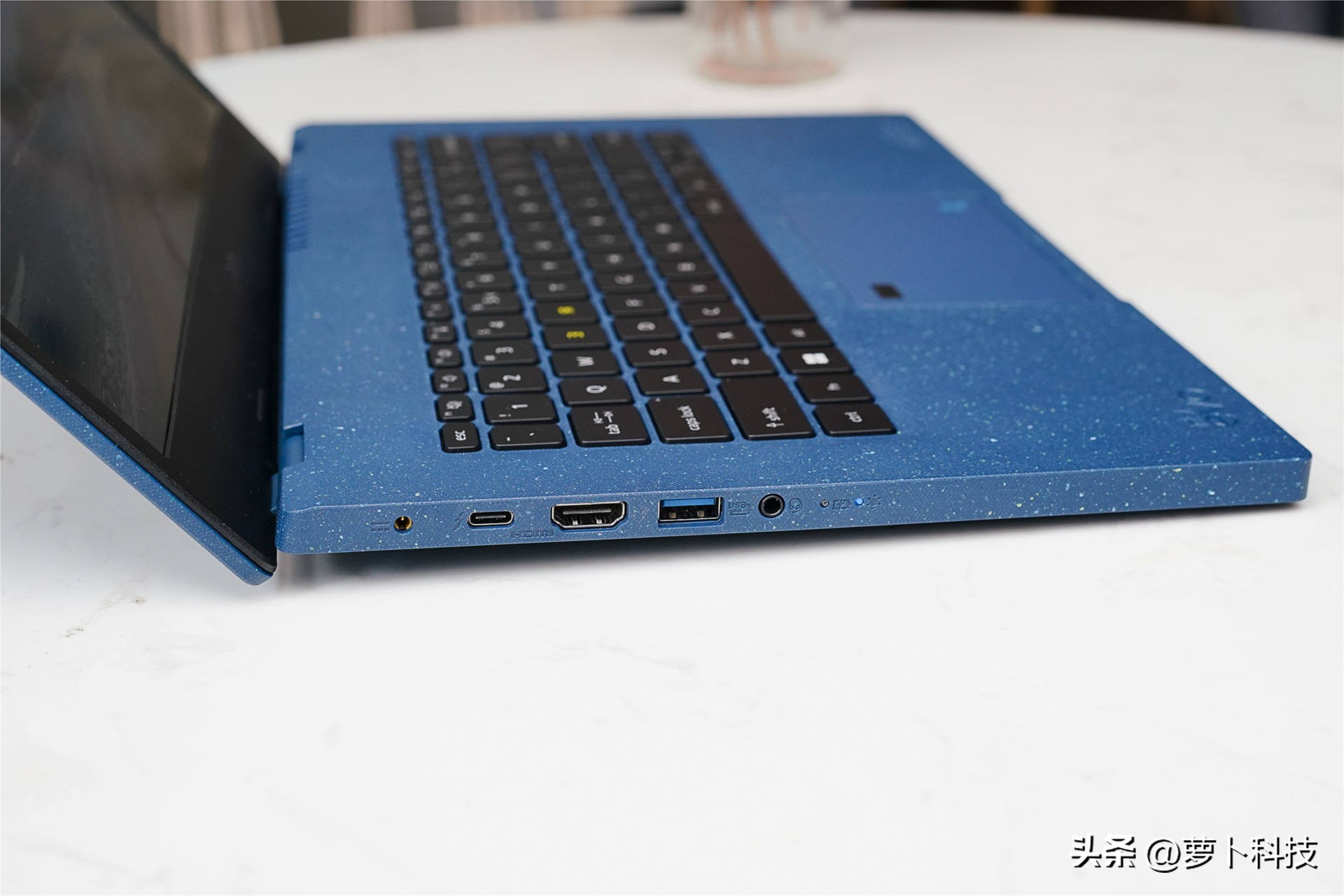 宏碁笔记本新蜂鸟33:2测评,宏碁蜂鸟笔记本电脑测评