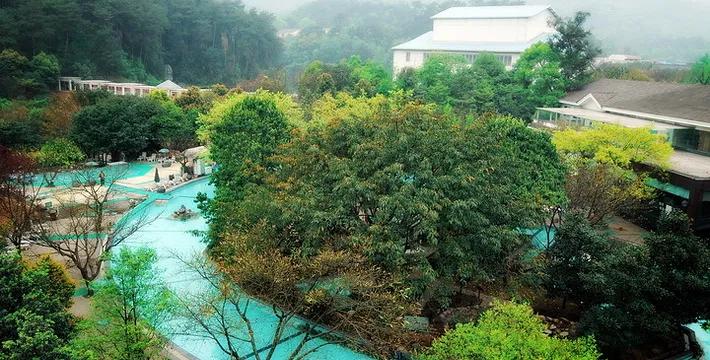 峨眉山灵秀温泉自驾,峨眉山灵秀温泉直播