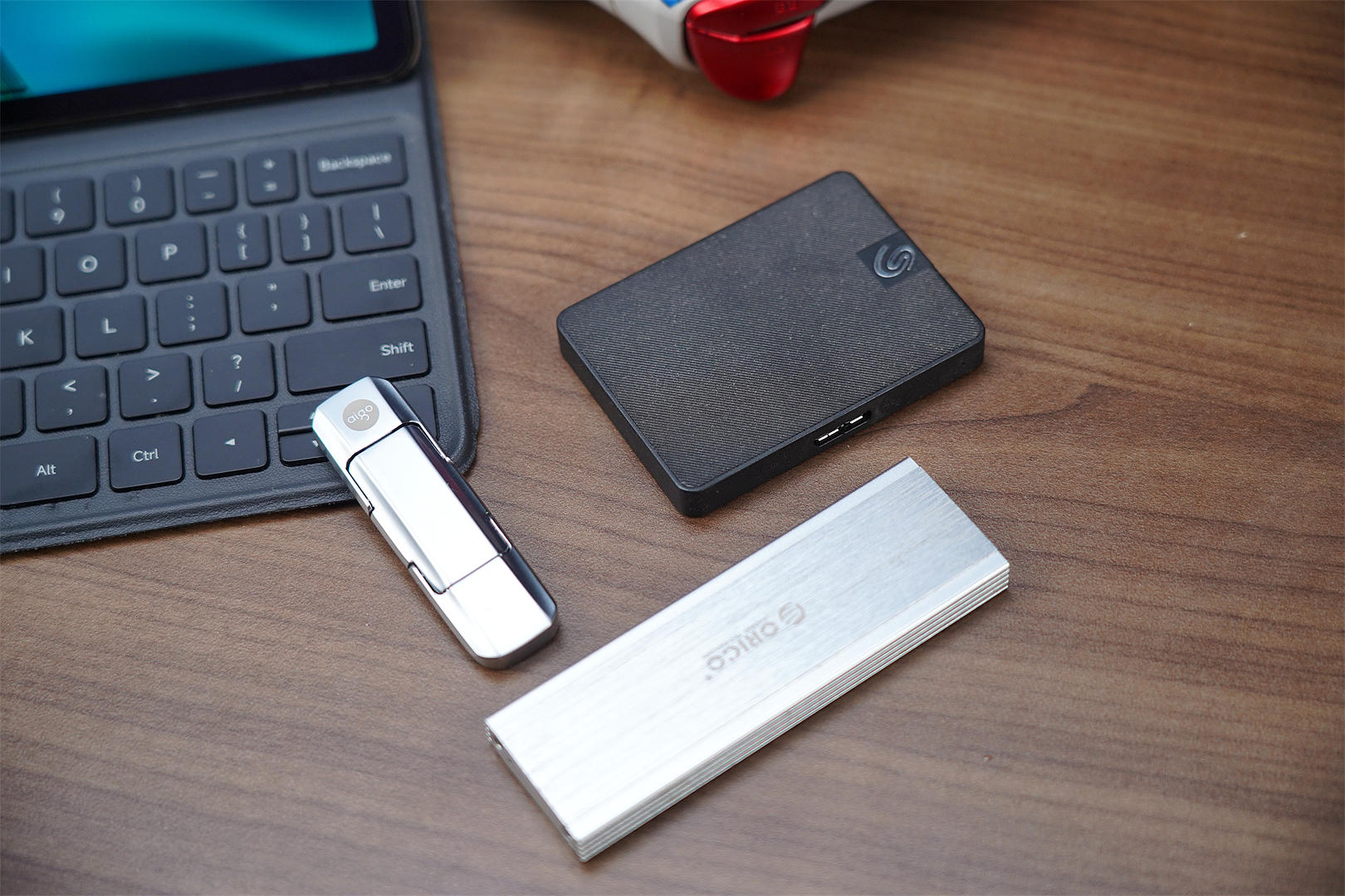 m.2固态硬盘如何当做移动硬盘使用,m.2移动硬盘与固态u盘的区别