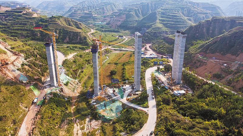 逐梦前行砥砺奋进新征程,逐梦而行筑通途