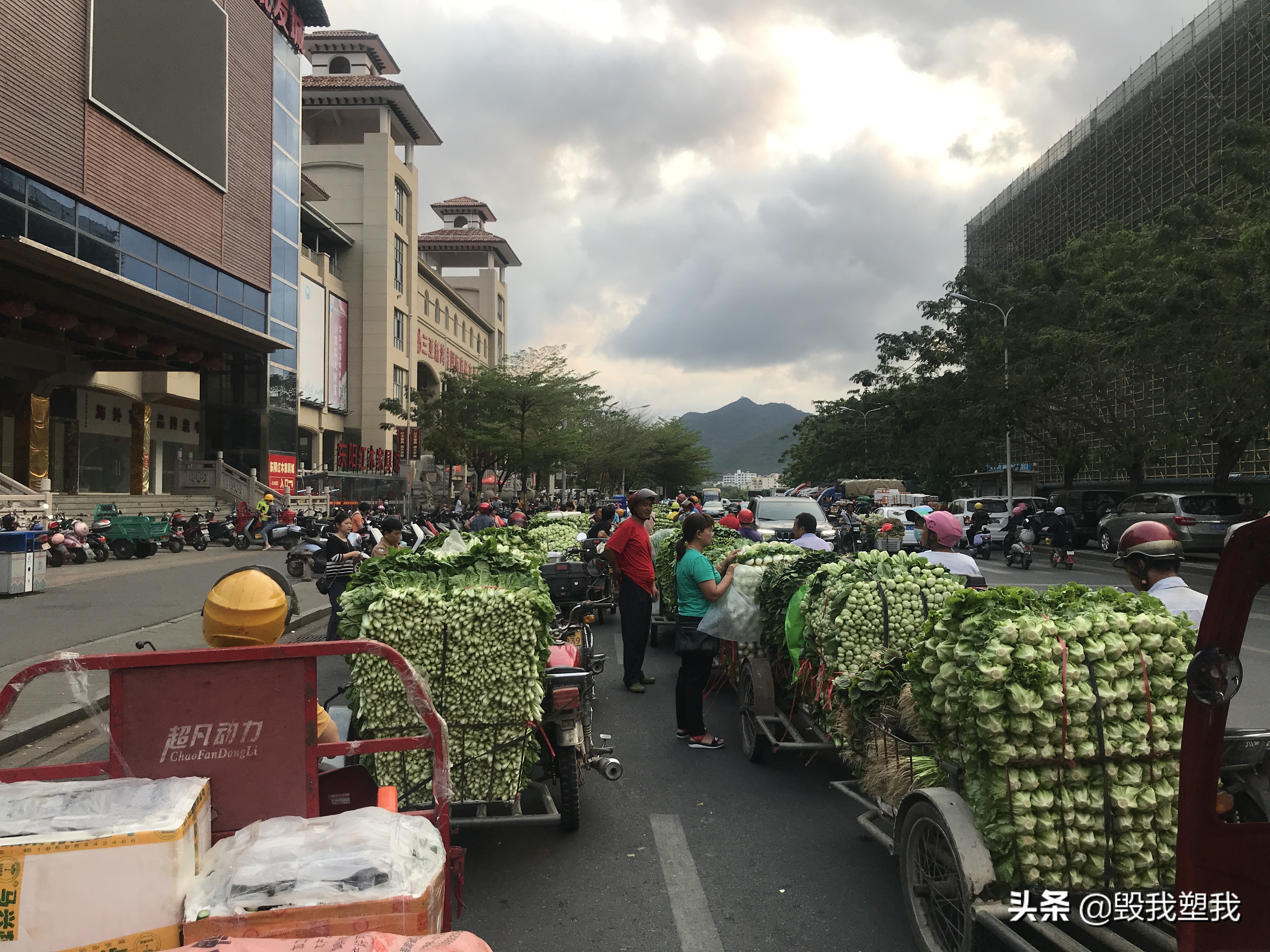 海南三亚街头真实视频,三亚街边小视频