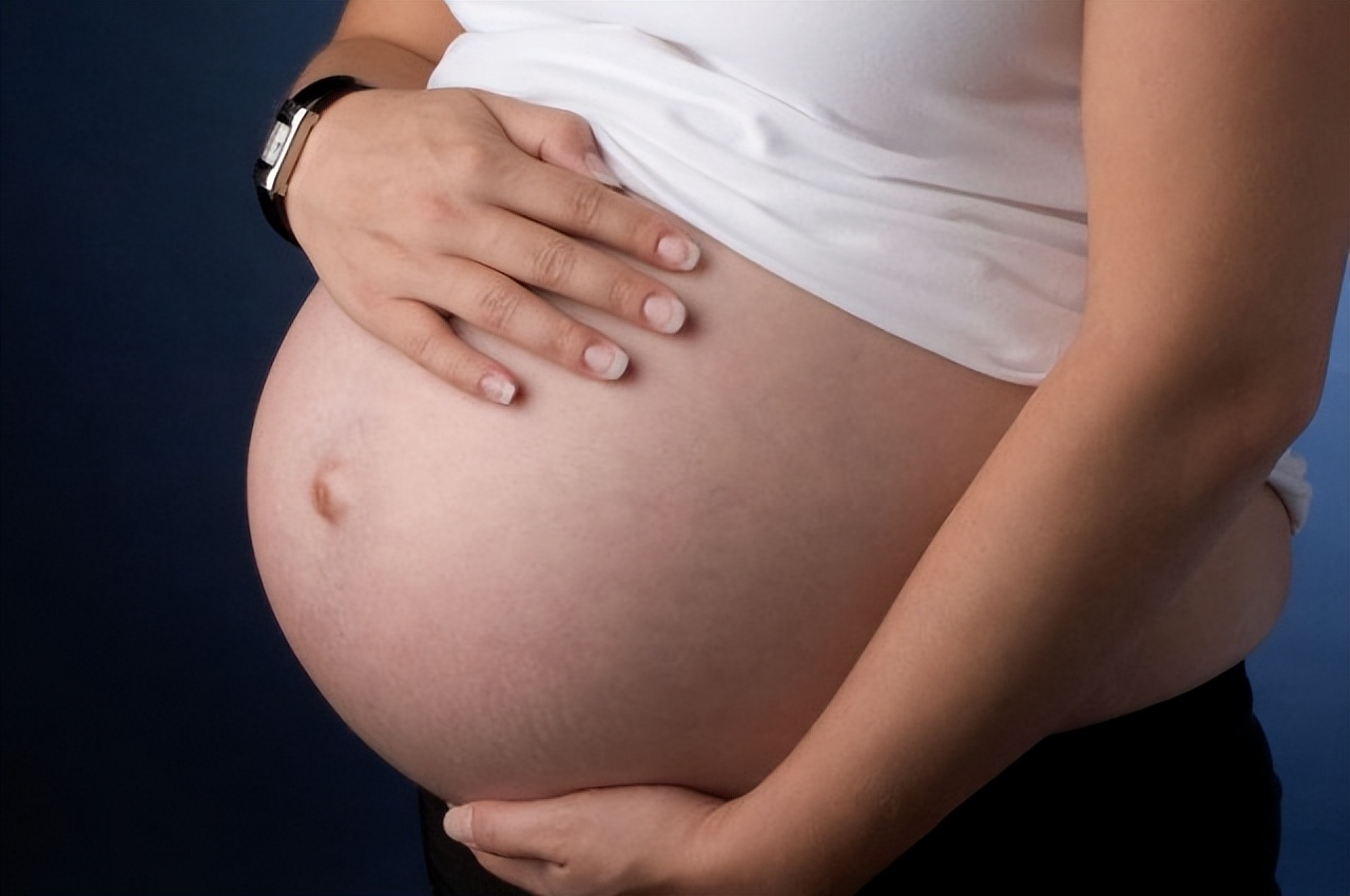 女性“巨阴症”，能不能够生育？医生提醒：3种情况要重视