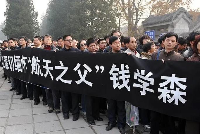 牛顿爱因斯坦神童,爱因斯坦牛顿两位超级天才